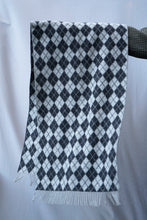 Load image into Gallery viewer, scarf //grey argyle

