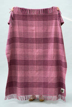 Load image into Gallery viewer, blanket //pink & grey check