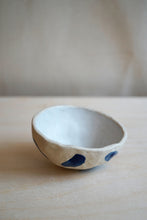Load image into Gallery viewer, medium bowl