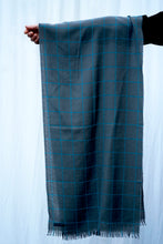 Load image into Gallery viewer, scarf //lightweight grey check